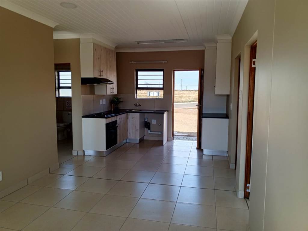 3 Bed House in Bloemfontein photo number 7