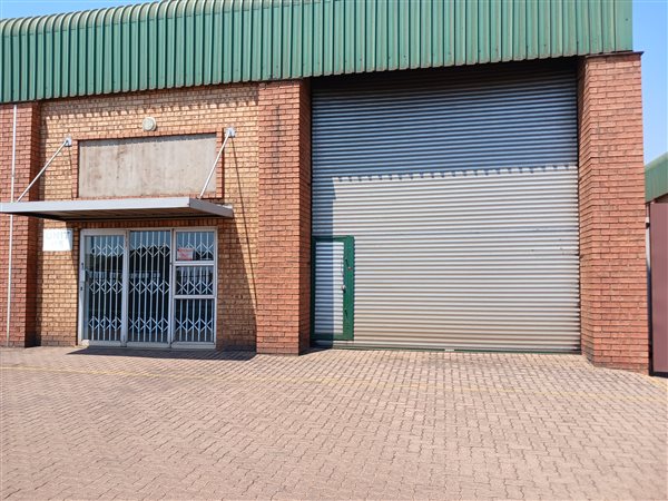 350 m² Industrial space 350 m² Industrial space