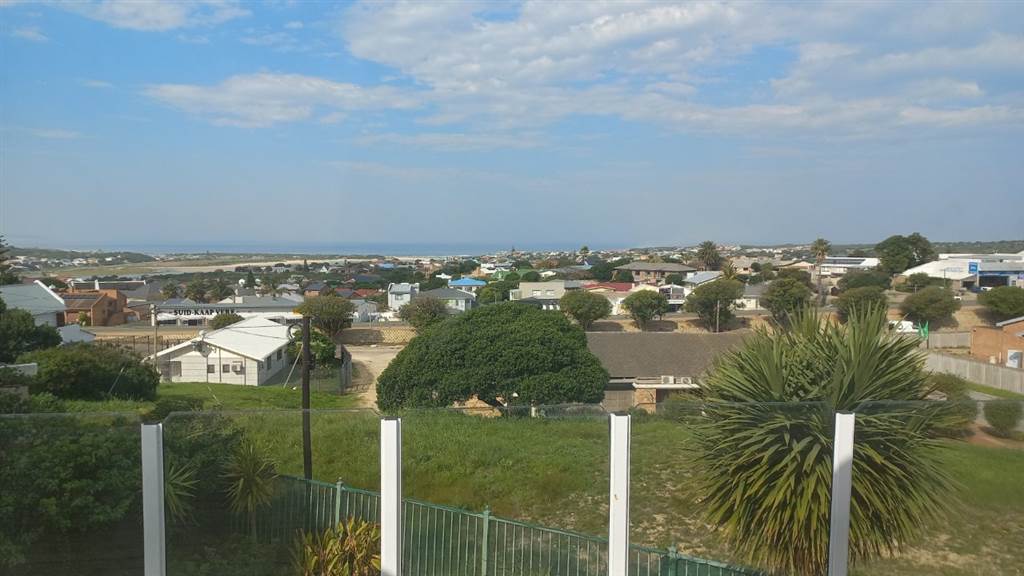 2 Bed House in Stilbaai photo number 7