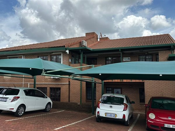 100  m² Commercial space in Highveld