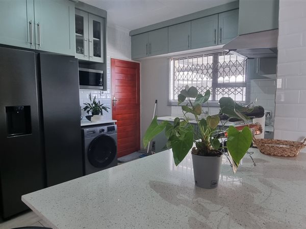 3 Bedroom House 3 Bedroom House