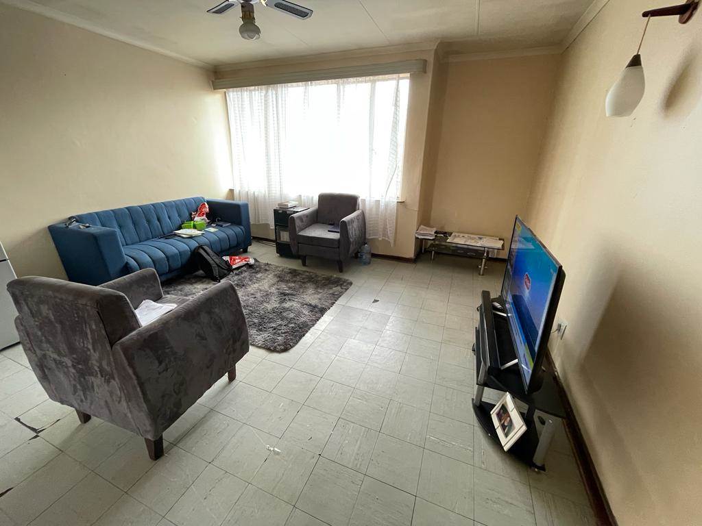 1 Bed Flat in Barry Hertzog Park photo number 4