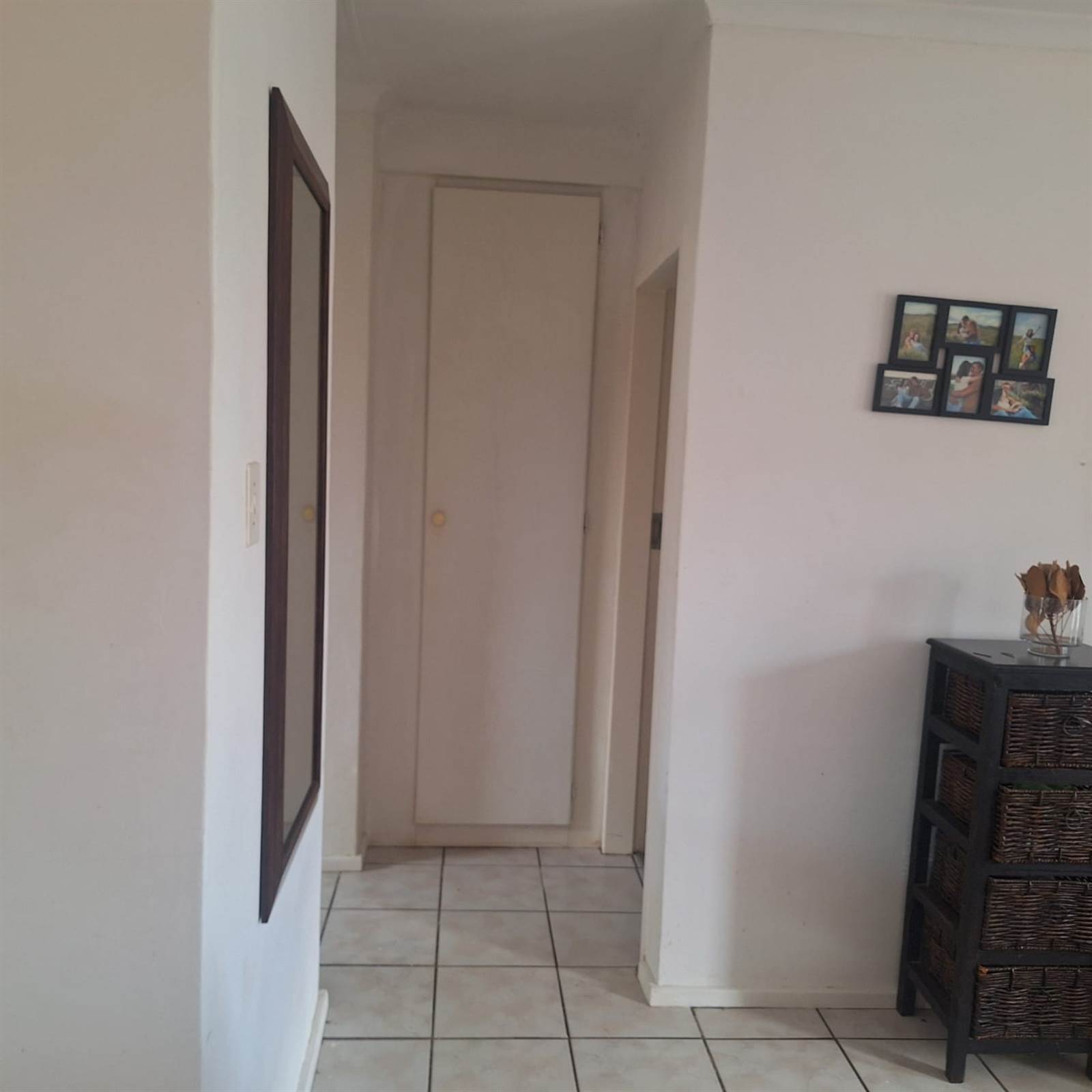 2 Bed Townhouse in Rooihuiskraal photo number 11