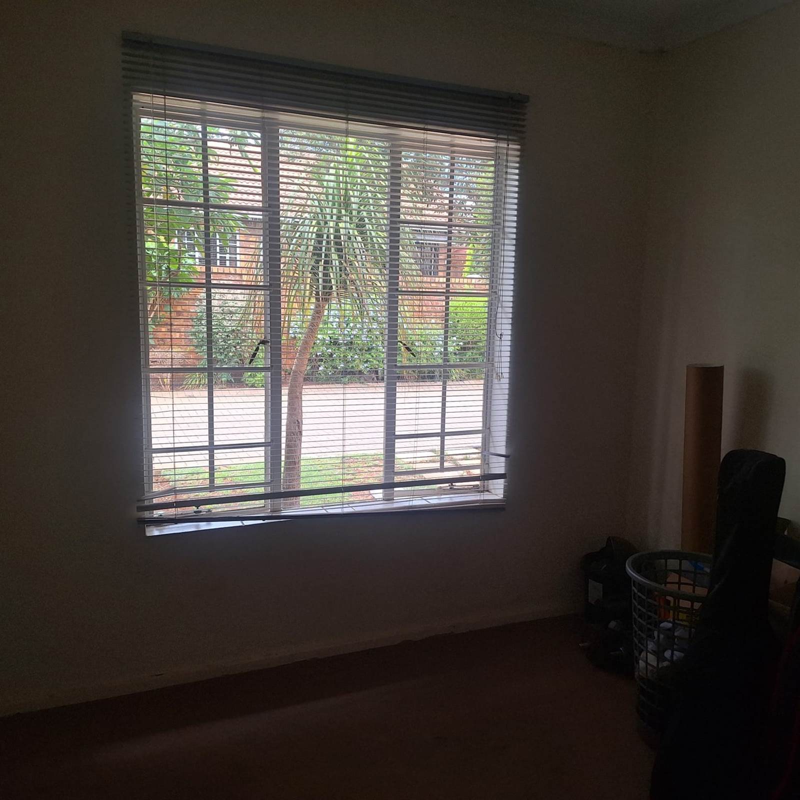 2 Bed Townhouse in Rooihuiskraal photo number 12