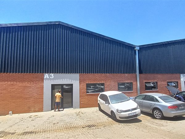 483  m² Industrial space