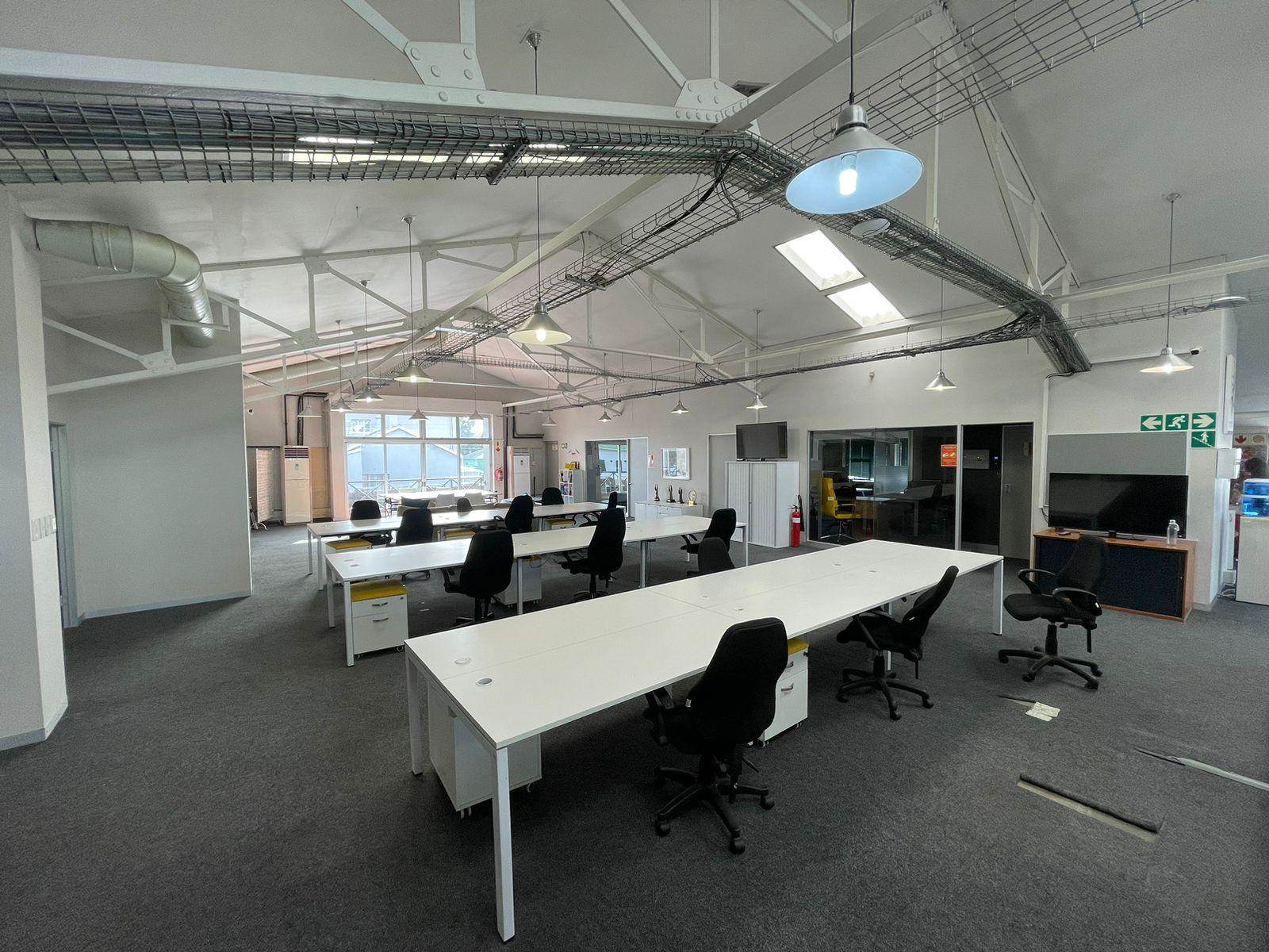 716  m² Commercial space in Observatory photo number 3