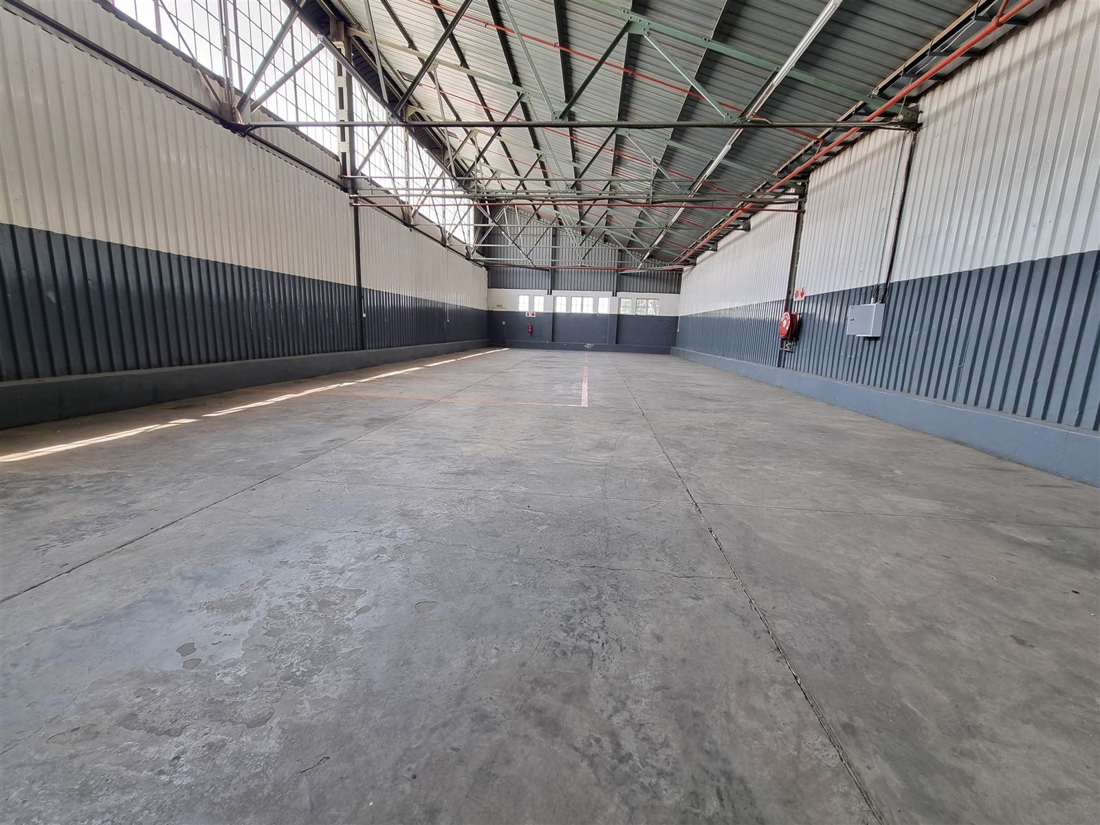 350  m² Industrial space in City Deep photo number 11