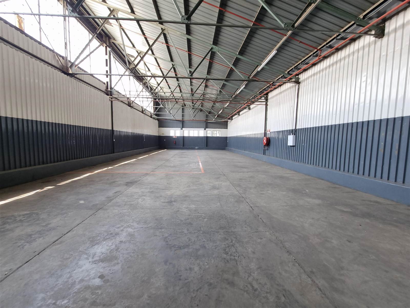 350  m² Industrial space in City Deep photo number 8
