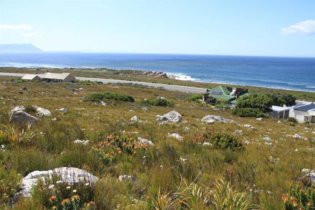 22.3 ha Land available in Bettys Bay photo number 1
