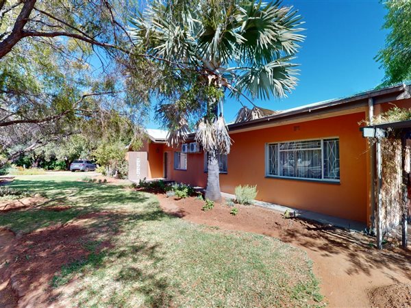 4 Bedroom House 4 Bedroom House