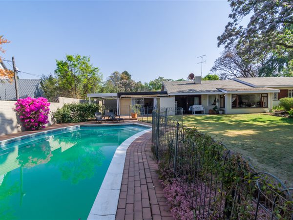 7 Bed House in Bryanston
