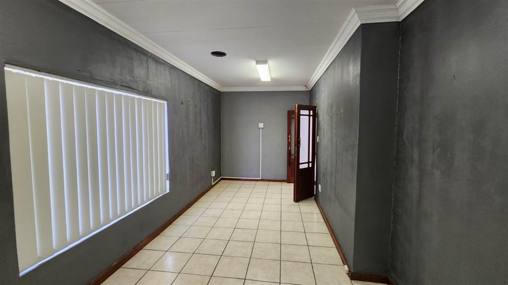188  m² Commercial space in Doringkloof photo number 22