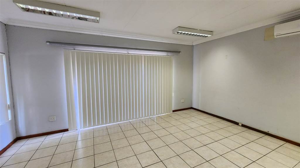 188  m² Commercial space in Doringkloof photo number 7