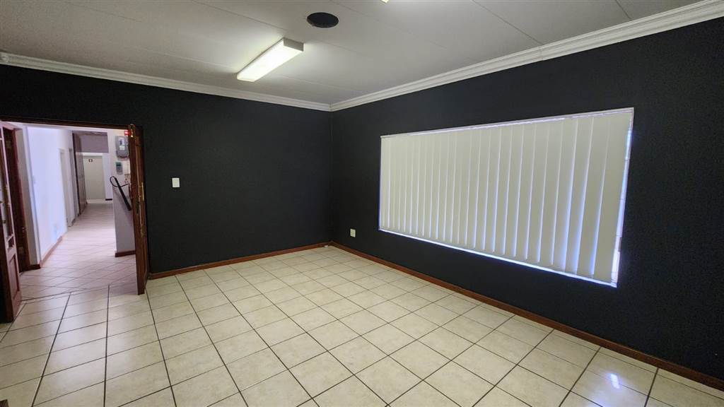 188  m² Commercial space in Doringkloof photo number 26