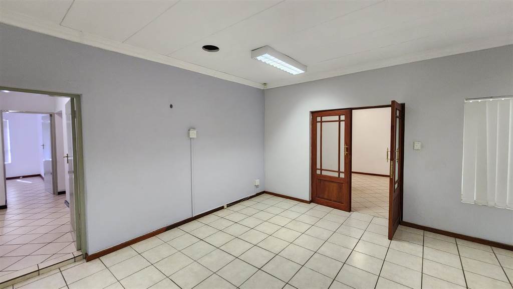 188  m² Commercial space in Doringkloof photo number 6