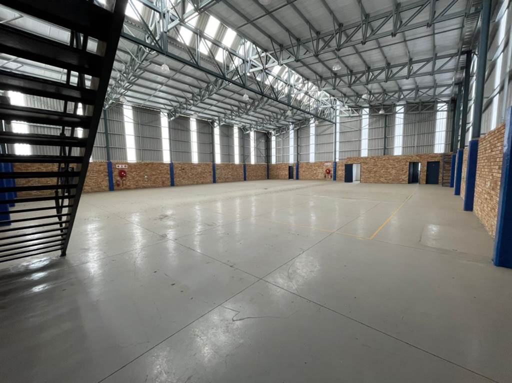 913  m² Industrial space in Roodepoort Central photo number 4