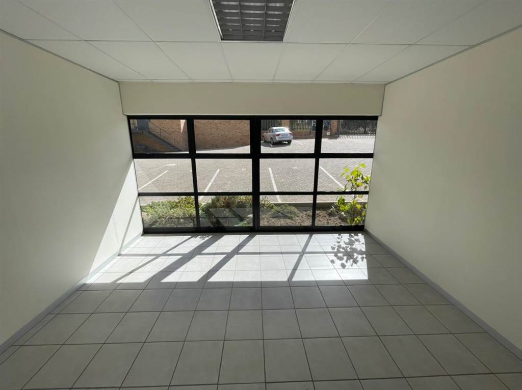 913  m² Industrial space in Roodepoort Central photo number 19