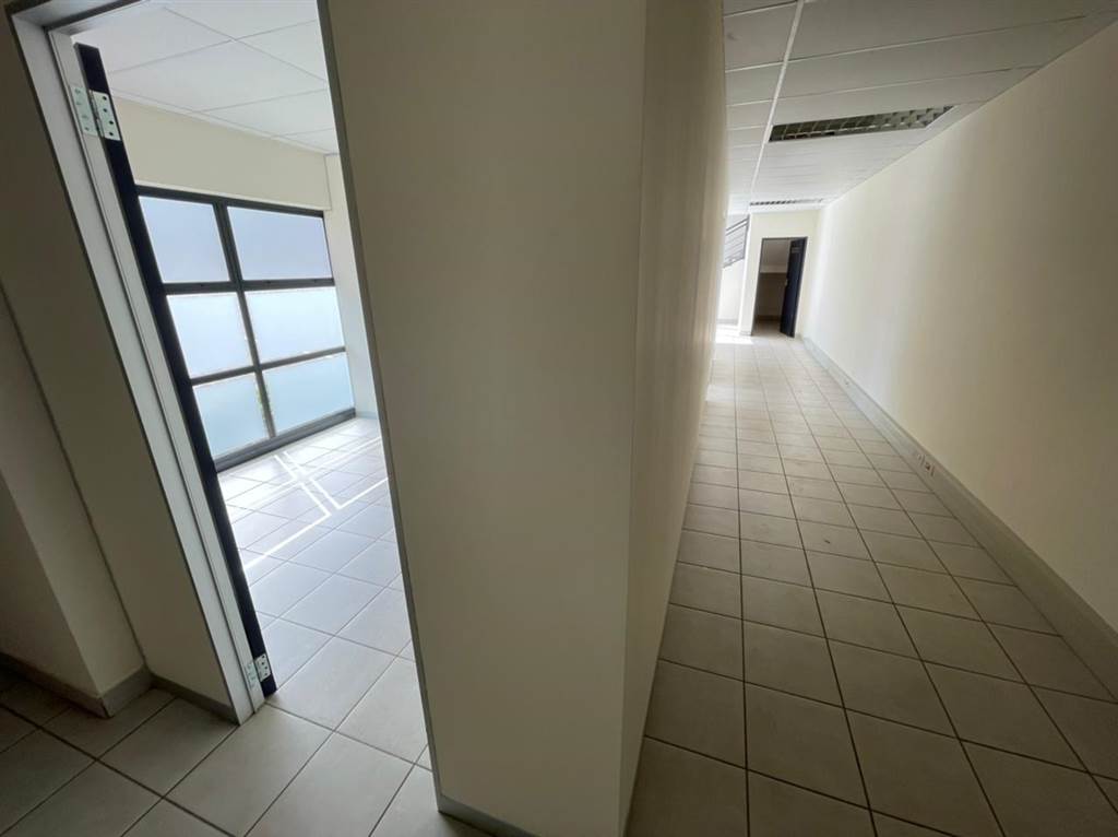 913  m² Industrial space in Roodepoort Central photo number 22