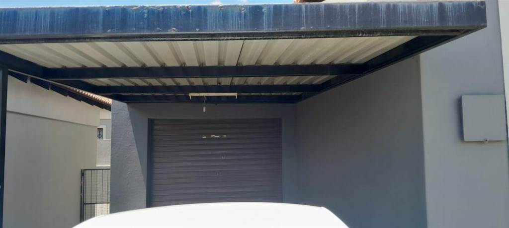 3 Bed Townhouse in Trichardt photo number 14