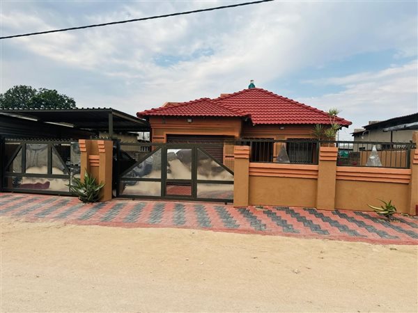 4 Bedroom House 4 Bedroom House