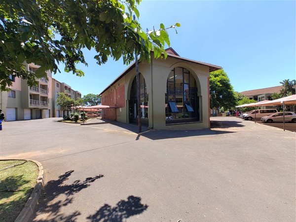 450  m² Commercial space in Montclair