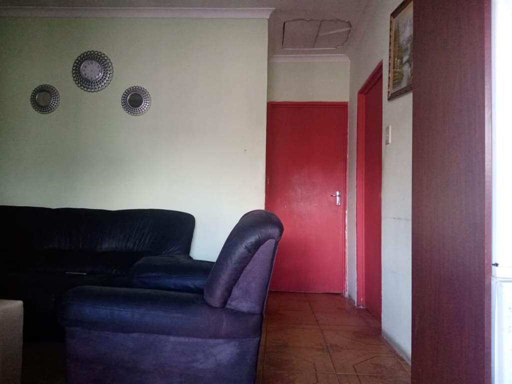 4 Bed House in Khayelitsha photo number 13