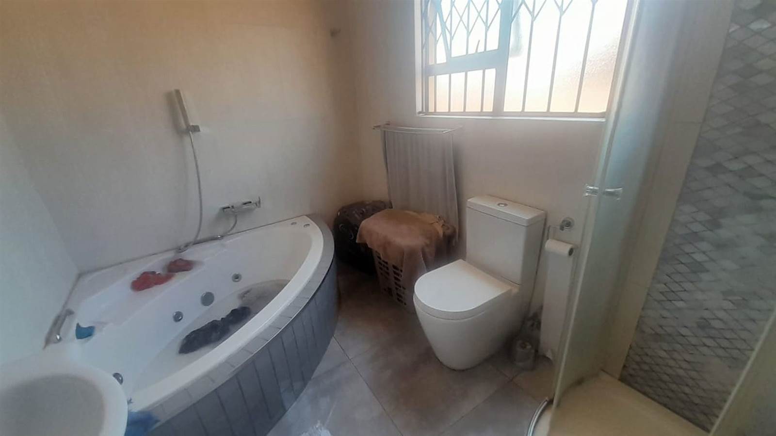 3 Bed House in Sebokeng Zone 14 photo number 11