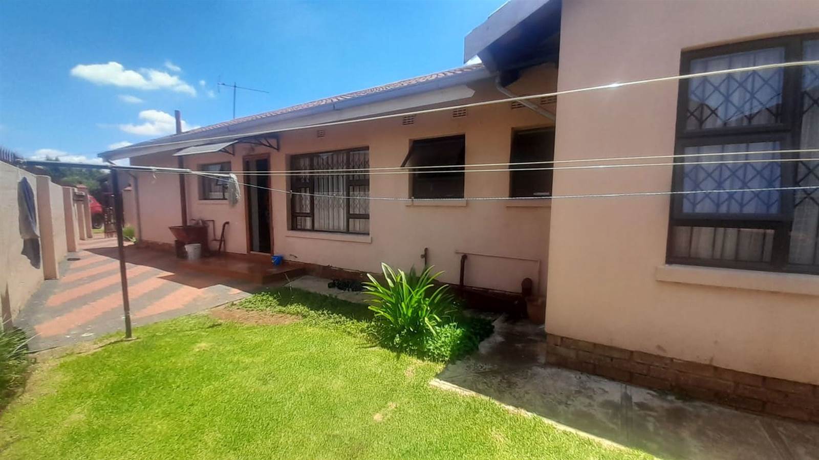 3 Bed House in Sebokeng Zone 14 photo number 14
