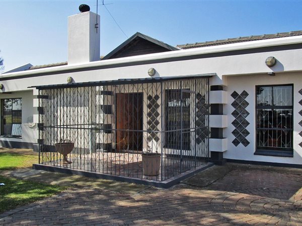 4 Bedroom House 4 Bedroom House