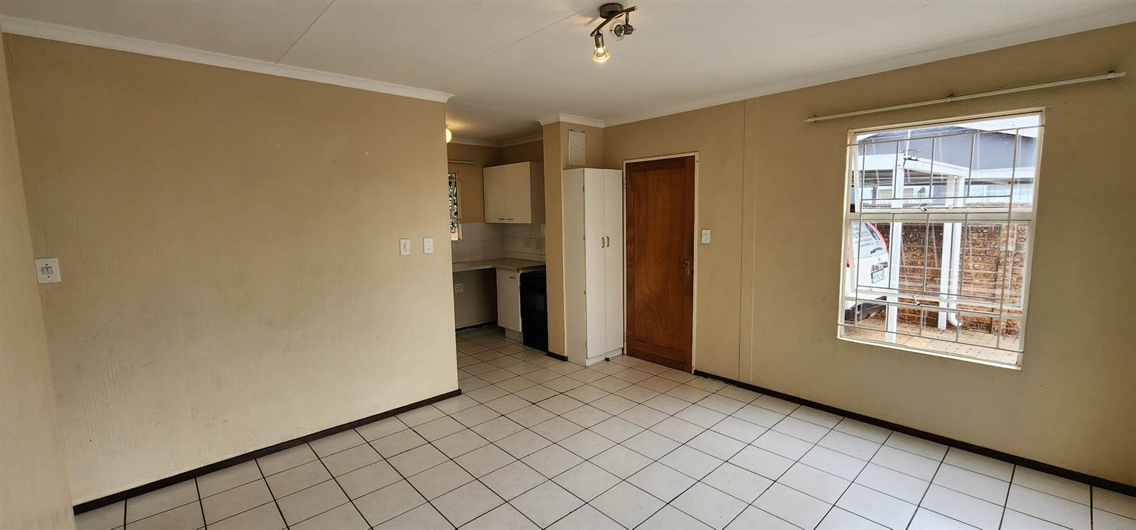 2 Bed Townhouse in Fairland photo number 4