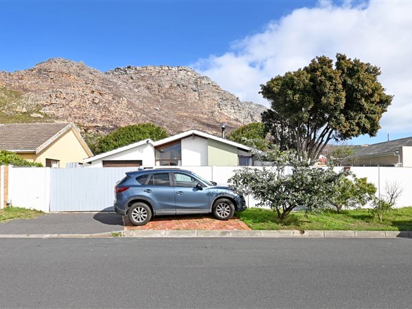 4 Bedroom House 4 Bedroom House