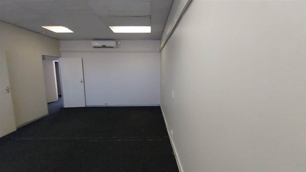 125  m² Commercial space in Pretoria North photo number 6
