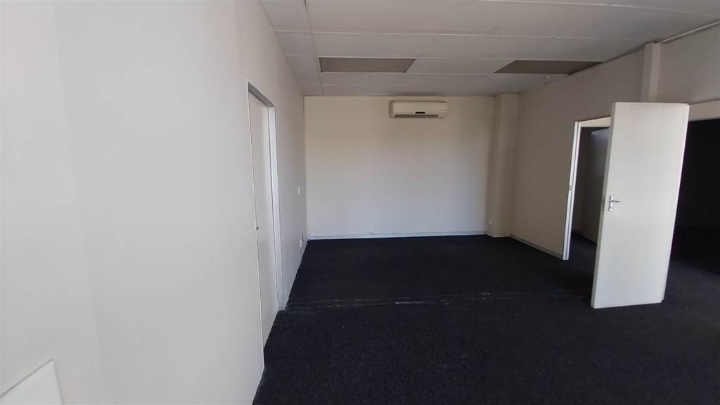 125  m² Commercial space in Pretoria North photo number 23