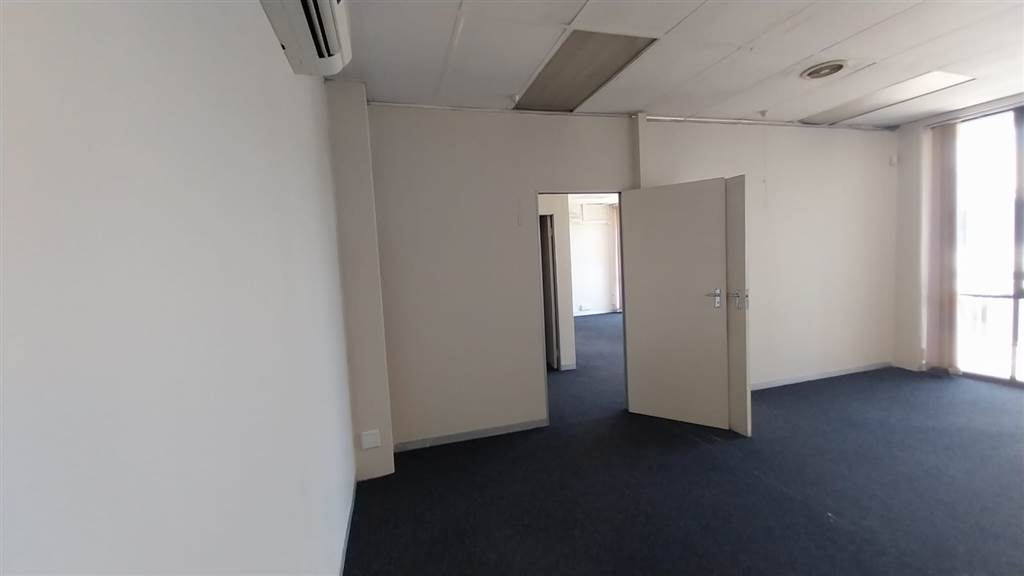 125  m² Commercial space in Pretoria North photo number 19