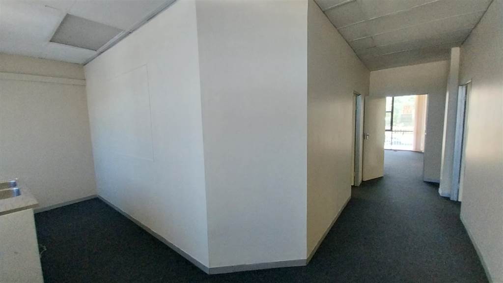 125  m² Commercial space in Pretoria North photo number 3