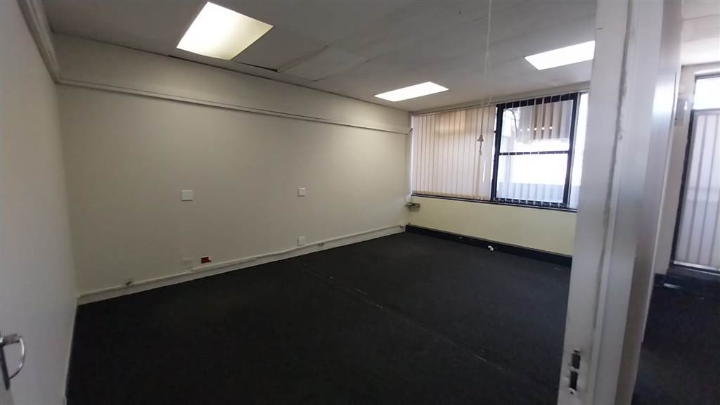 125  m² Commercial space in Pretoria North photo number 9