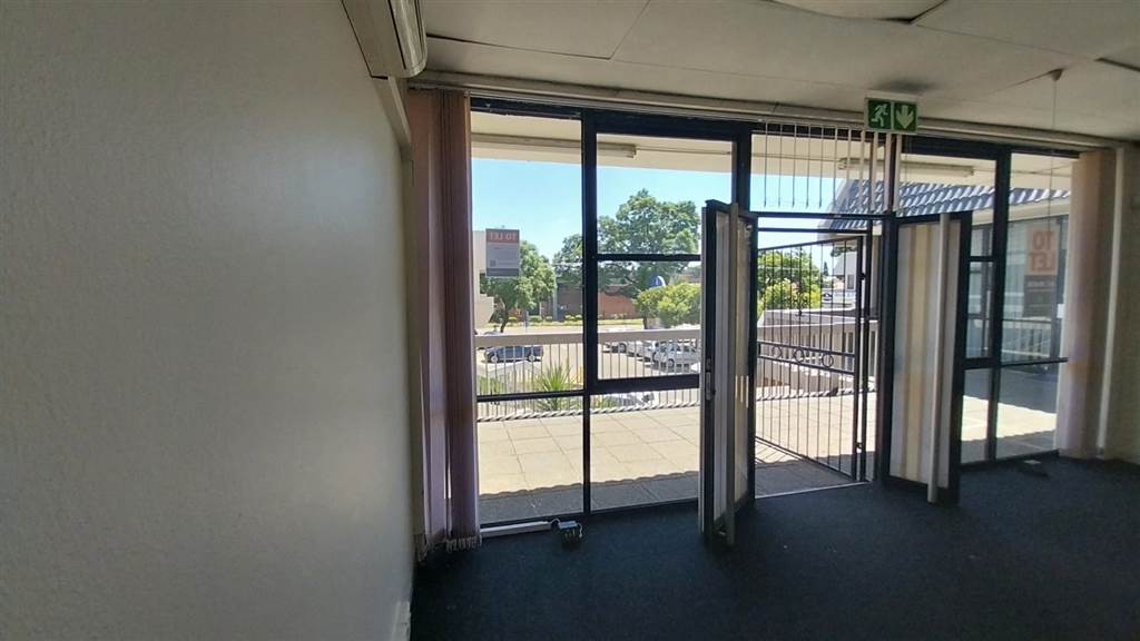 125  m² Commercial space in Pretoria North photo number 28