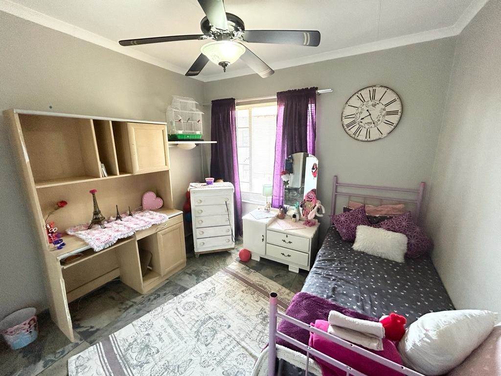 3 Bed Apartment in Boksburg East photo number 9