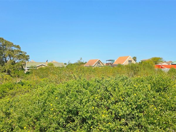 1 015 m² Land