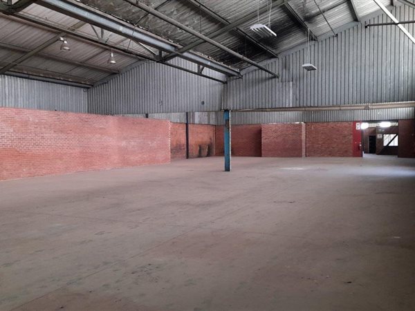 540  m² Commercial space in Spartan