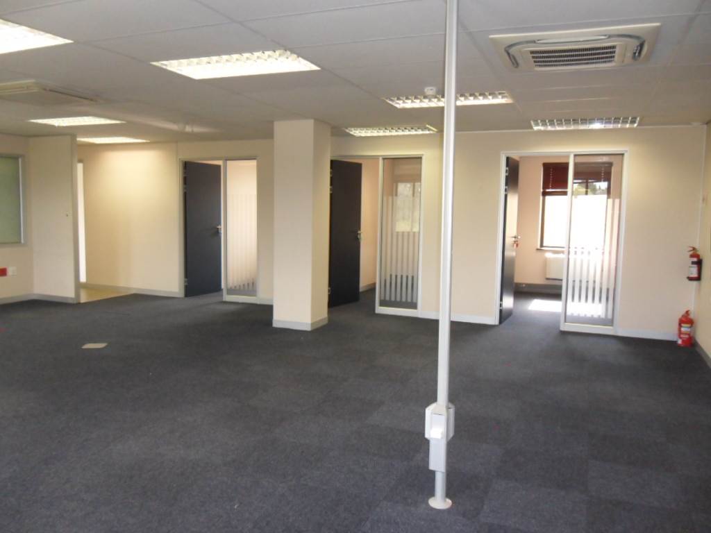 303  m² Commercial space in Fourways photo number 20