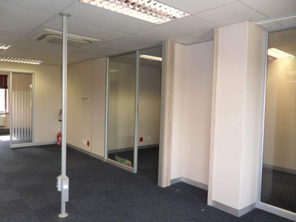 303  m² Commercial space in Fourways photo number 21