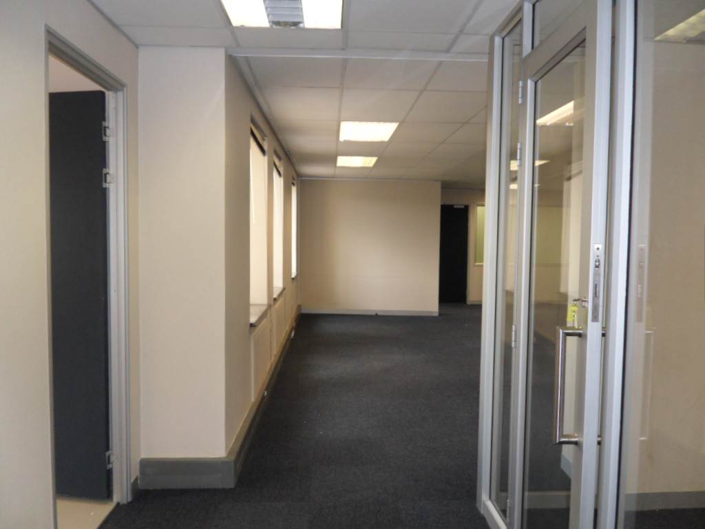 303  m² Commercial space in Fourways photo number 17