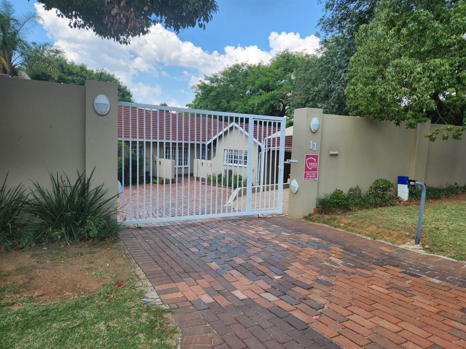 5 Bed House in Fourways photo number 1