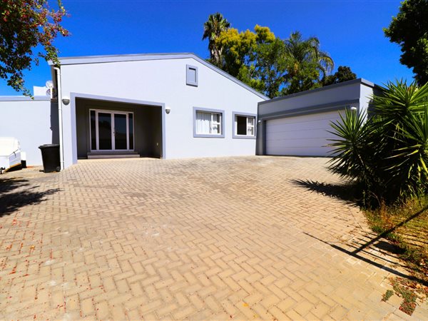 4 Bedroom House 4 Bedroom House