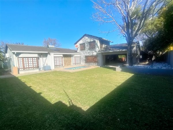 5 Bedroom House 5 Bedroom House