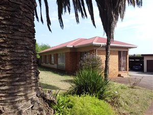 4 Bed House in Signal Hill