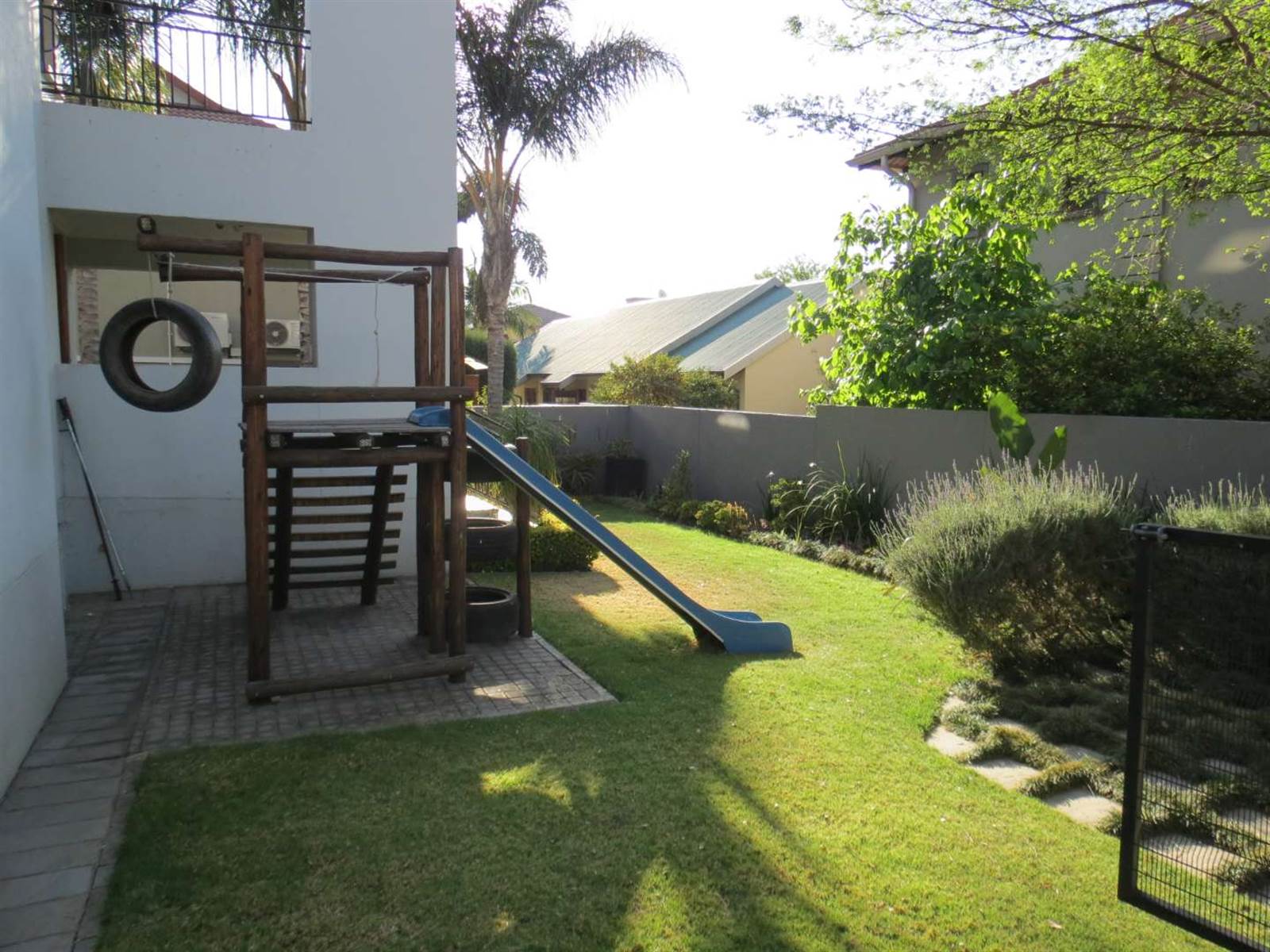 4 Bed House in Greenstone Hill photo number 14