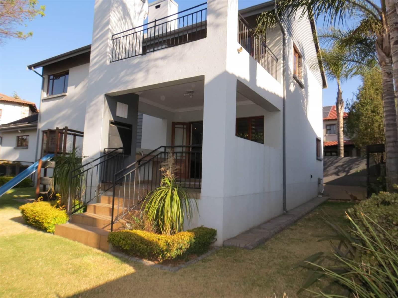 4 Bed House in Greenstone Hill photo number 11