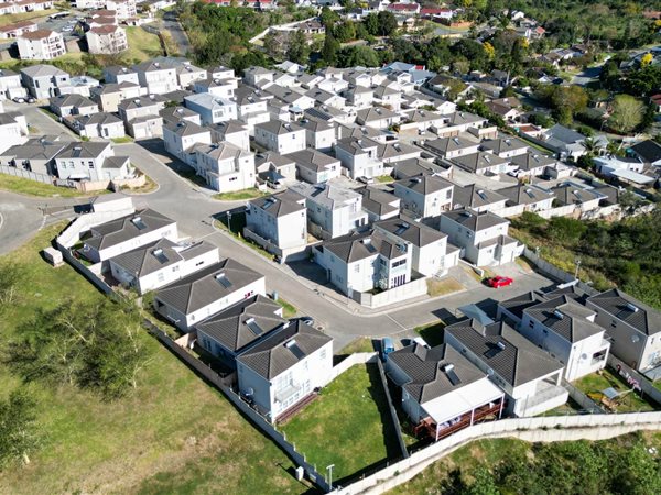 3 Bedroom Townhouse 3 Bedroom Townhouse